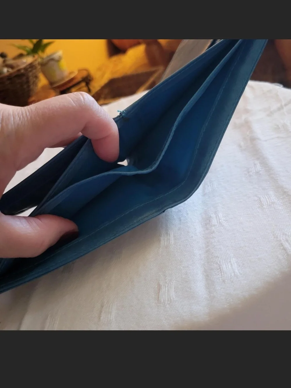 Lavishy Teal Daisy Appliqué Card Holder Wallet